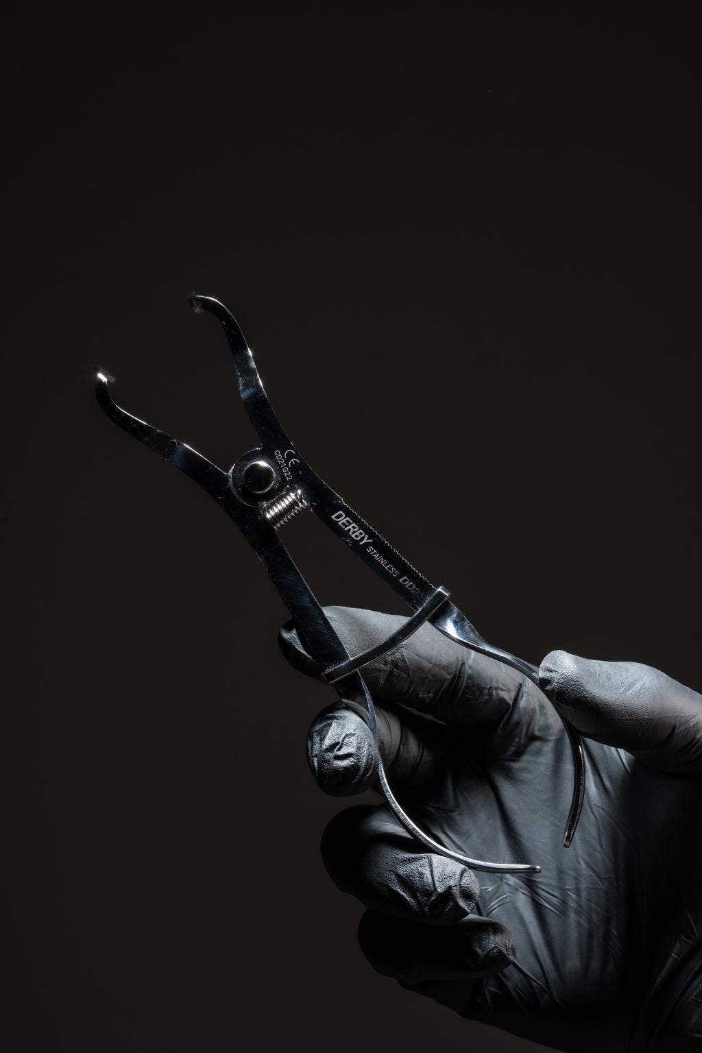 Ivory‑Pattern Clamp Forceps